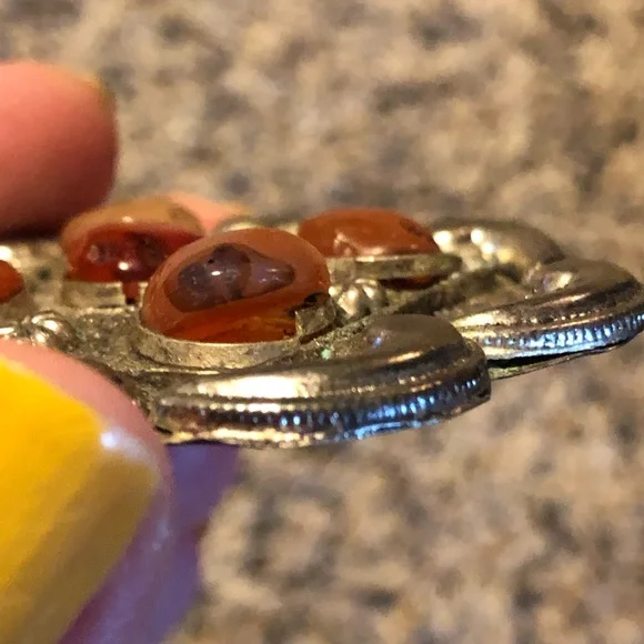 Vintage antique Scottish style white metal & stone brooch swirls - Picture 6 of 9